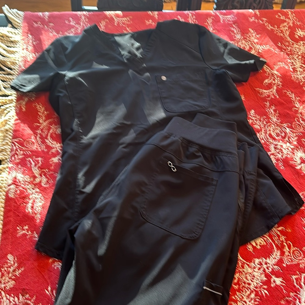 Cherokee infinity black medium jogger set.